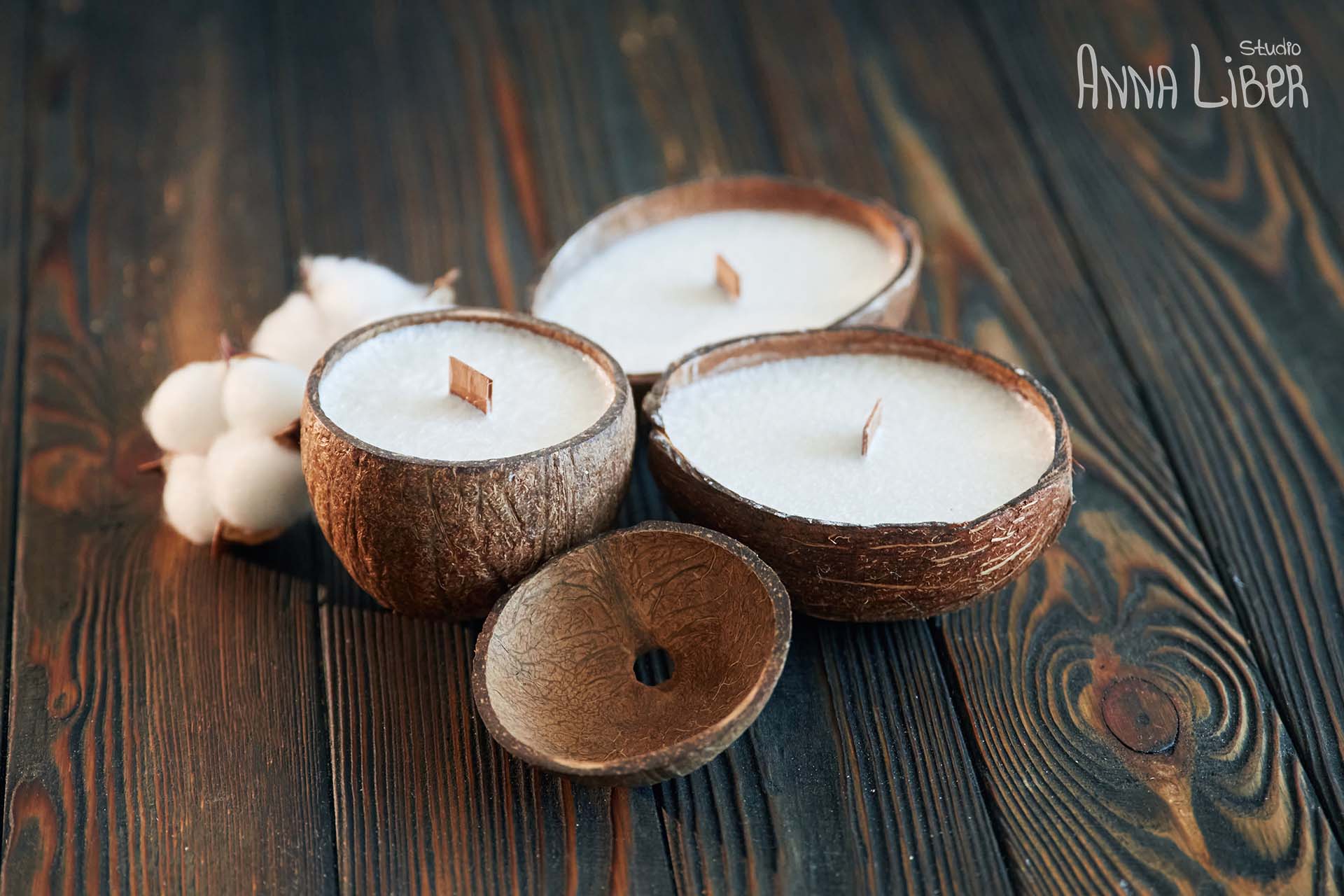 Ароматические свечи в кокосе